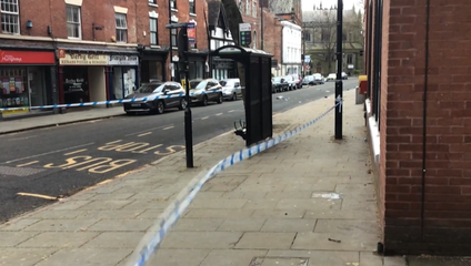 Po náraze auta do chodcov hlási britská polícia sedem zranených