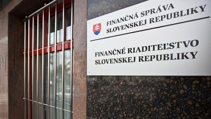Bombová hrozba paralyzovala Finančnú správu. Evakuovali takmer sto budov po celom Slovensku