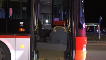 Opitý chodec spadol pod trolejbus, po páde nafúkal takmer 2 promile