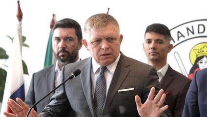 Fico ku „kauze langošov“: Je to blbosť, predajcovi sa treba ospravedlniť