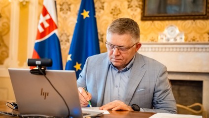 Fico vyzýva na ďalšiu zmenu ústavy: Chce zabrániť uznaniu homosexuálnych manželstiev