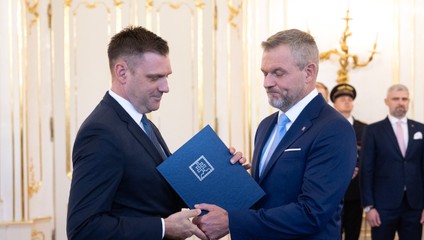 Prezident oficiálne odvolal Tarabu z funkcie ministra. Rezort dočasne povedie premiér