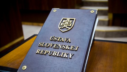 Ústavný súd rozhodol: Zmeny v disciplinárnych senátoch Najvyššieho správneho súdu sú protiústavné