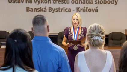Svoje „áno“ si povedali za mrežami. Mladý pár sa zosobášil vo väznici