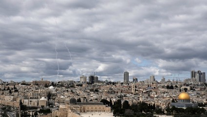 Izraelský úder zasiahol školu v Iráne, hlásia najmenej 85 mŕtvych