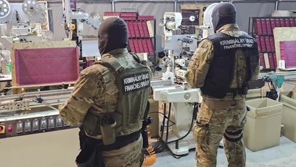 Priemyselná hala neďaleko Svidníka ukrývala nelegálnu výrobňu cigariet