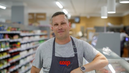 Odišiel, aby zistil, kam patrí. Dnes je Vladko v COOP Jednote predavačom, od ktorého sa učia ostatní