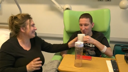 Dvaja mladíci po páde plošiny strávili mesiace v nemeckej nemocnici. Martin sa konečne vrátil domov