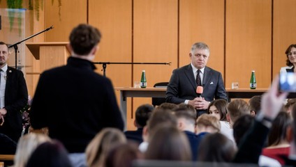 Fico študentom na prednáške: Keď ste takí hrdinovia, choďte bojovať na Ukrajinu