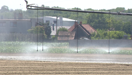 Závlahové systémy cez PPP projekt? Kaliňák obhajuje plán, opozícia hovorí o riziku pre farmárov