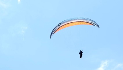 Paraglajdista skončil v Liptovskej Mare. Oznámenie vyvolalo rozsiahlu akciu