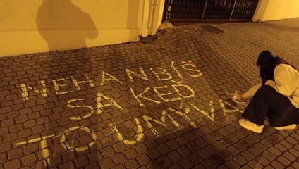 Kriedové odkazy napísané pred diskusiou Fica so študentmi zmizli. Odstránili ich hasiči