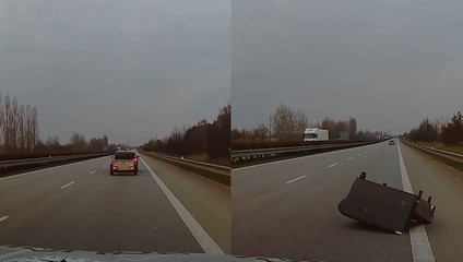 Policajti neverili vlastným očiam: Rútila sa na nich sedačka, nezodpovedný majiteľ dostal pokutu