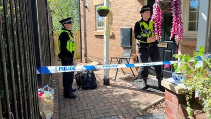 V Sheffielde našli dobodaného novorodenca. Polícia obvinila štyroch Slovákov