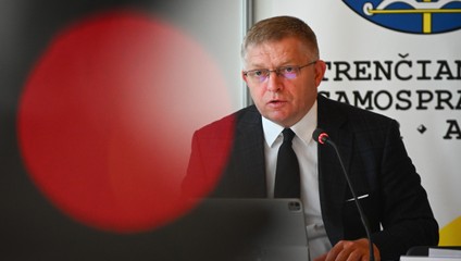 Vláda upozorňuje na sériu násilných útokov na školách. Nový zákon chce prijať zrýchlene
