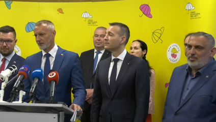 „Blato máte všade.“ Raši odmieta, že podmienky bránia deťom z osád chodiť do školy