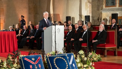 Česko si uctilo významné osobnosti. Prezident ocenil umelcov, športovcov aj hrdinov