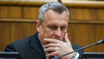 Návrh inšpirovaný Poľskom? SNS chce, aby NRSR mala právomoc odňať štátne vyznamenanie
