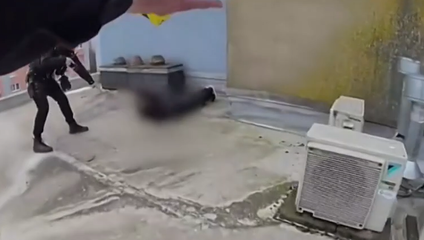 Vlámanie sa skončilo na streche: Policajti chytili zlodeja po naháňačke