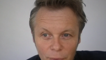 Volajú sa rovnako, narodili sa v ten istý deň aj rok. Peter má kvôli menovcovi peklo zo života