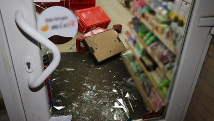 Rodičia sa v noci vybrali vykradnúť obchod, deti nechali spať doma v postieľkach