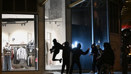 Počas protestov ukradli drahé iPhony. Apple im pripravil poriadne prekvapenie