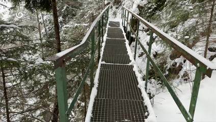 Slovenský raj v zime je zradný. Záchranári varujú pred ľadom v roklinách