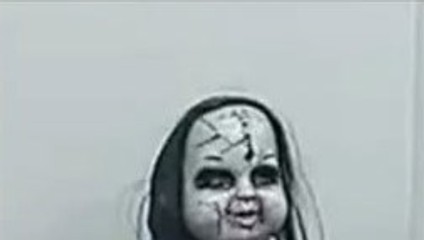 Muž v maske Chuckyho desil ľudí. Chytili ho po dvoch týždňoch