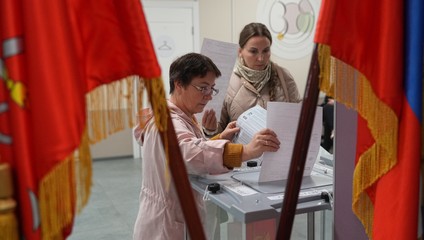 Rusi idú k urnám. Voľby majú ukázať aj mieru podpory Putina a vojny