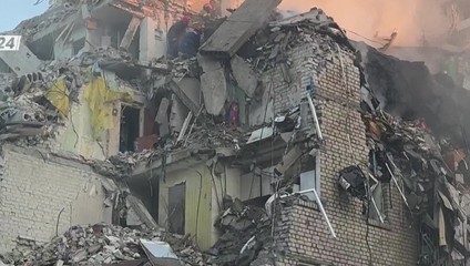 Ukrajina zaútočila na ropný terminál v Petrohrade, Rusko bombardovalo Sumy