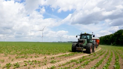 Traja členovia gréckej vlády odstúpili pre škandál s poľnodotáciami EÚ