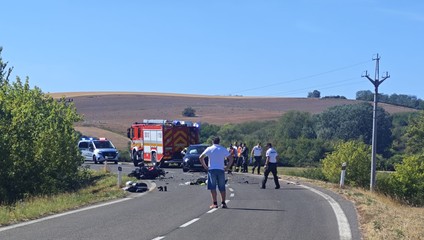 Tragická nehoda pri maďarských hraniciach: Motocyklista zomrel, spolujazdkyňa je vážne zranená