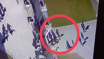 Vreckári si vyhliadli turistku na Bratislavskom hrade, policajti ich prichytili pri čine