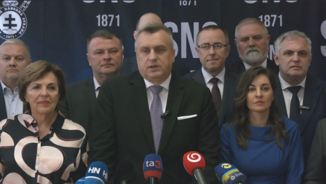 Návrh motivovaný Poľskom? SNS navrhne právomoc NRSR odňať štátne vyznamenanie