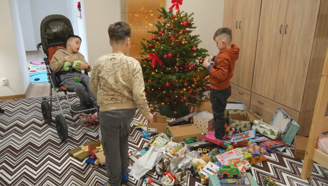 Darované Vianoce TV JOJ: Deti po smrti rodičov dostali nový domov vďaka pomoci darcov