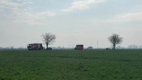 Tragické dopoludnie v Trnavskom kraji. Vodič uhorel vo svojom aute