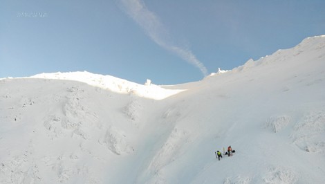 Tragický pád v rakúskom lyžiarskom stredisku: Chlapec (14†) prepadol cez okraj zjazdovky