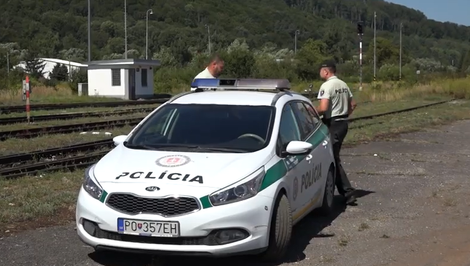 Telo našli na koľajniciach, vlak ho však nezabil. Polícia vyšetruje záhadné úmrtie muža