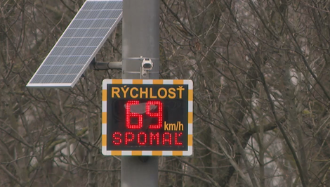 Obecné radary stopnuté v parlamente: Prísnejšie pokuty a ochrana chodcov sa odkladajú