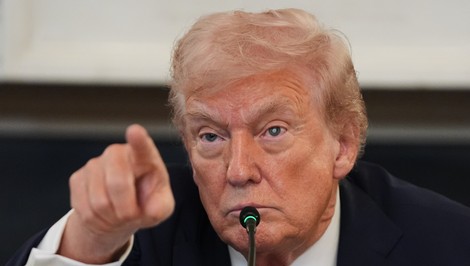 Trump po útoku pri Bielom dome pozastavil udeľovanie azylu cudzincom