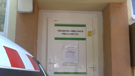 Lekár ordinoval pod vplyvom alkoholu: Komora môže zasiahnuť len na základe trestného stíhania