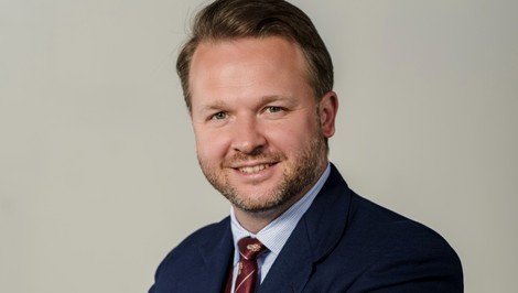 Odborník na etiketu: Hrubosť politikov voči ženám sa za posledné roky zvulgarizovala