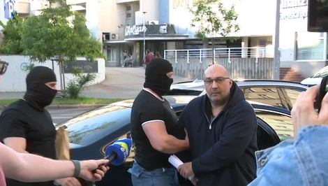Bývalý člen gangu zadržaný pri zásahu ÚBOK putuje do väzby