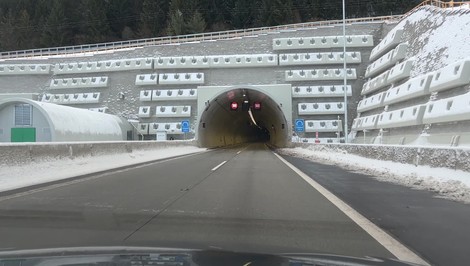 Tunel Višňové náhle uzavreli. Vodiči musia rátať s obchádzkou