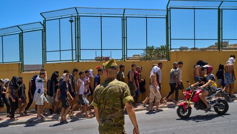 EÚ plánuje sprísniť migračnú politiku, predstaví ju tento týždeň