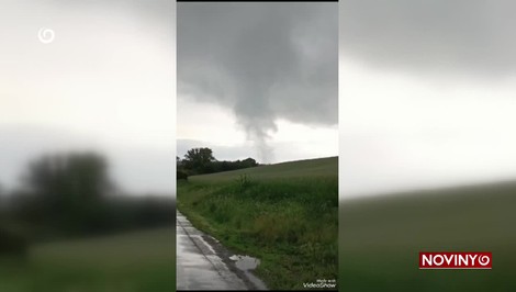 VIDEO: V okolí Nitry sa objavilo počas búrok tornádo