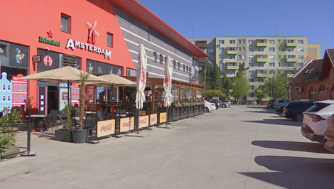 Bitka pred nočným klubom v Nových Zámkoch: Polícia obvinila 16-ročného chlapca