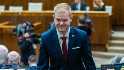 Súd vyhovel policajtom okolo Jána Čurillu: Bartek sa má ospravedlniť za svoje výroky