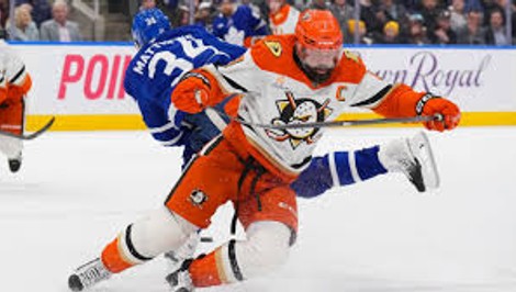 Čech GUDAS si po brutálnom faule zatvoril dvere v NHL