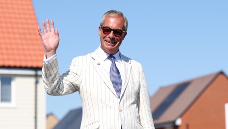 V Británii sa konajú doplňovacie parlamentné voľby. Farageovi konkuruje aj parodický kandidát